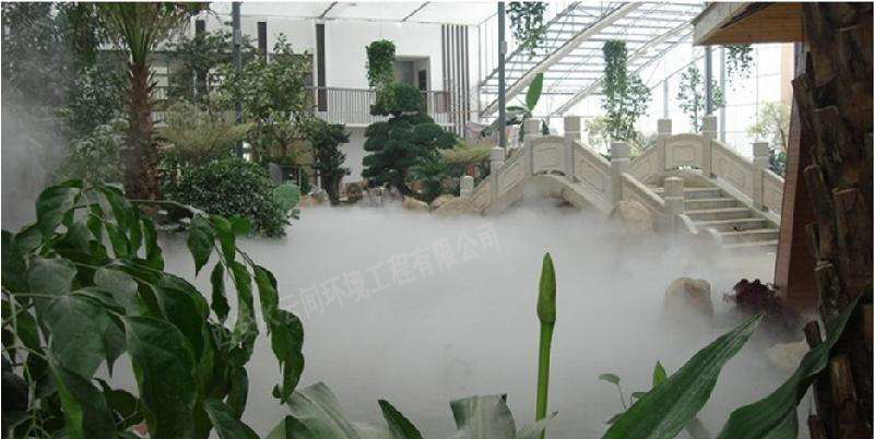 炎熱夏天戶(hù)外防暑噴霧降溫