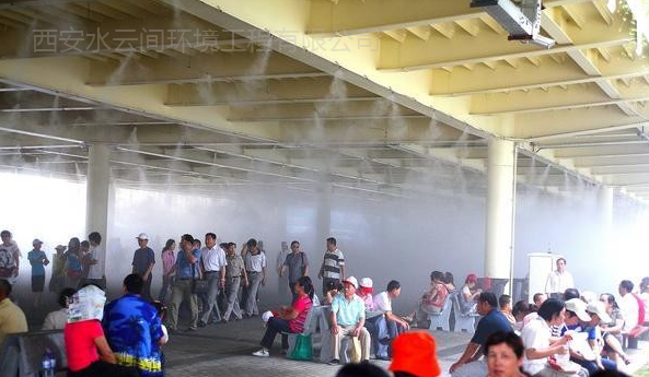世園會(huì )人太多選擇水云間噴霧來(lái)降溫