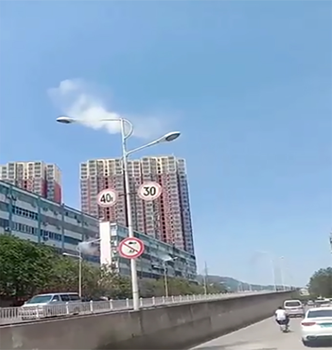 能照明還能降塵除霾 會(huì )噴霧的“路燈”智慧噴霧燈桿